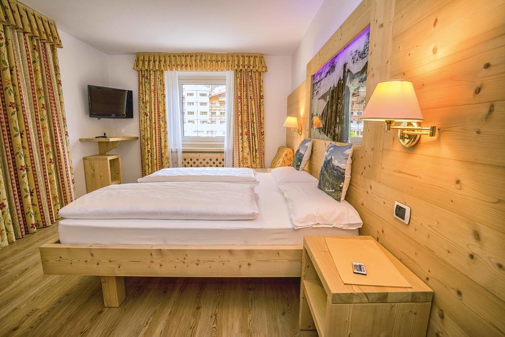 Hotel Garni Snaltnerhof Ортизей Екстериор снимка